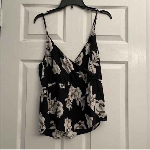Back camisole with flower detailing - Picture 2 of 3
